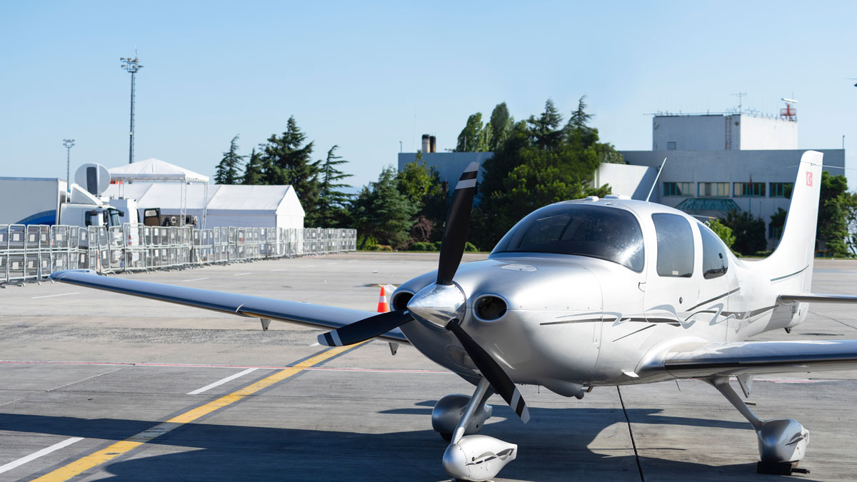 Cirrus Jet Maintenance