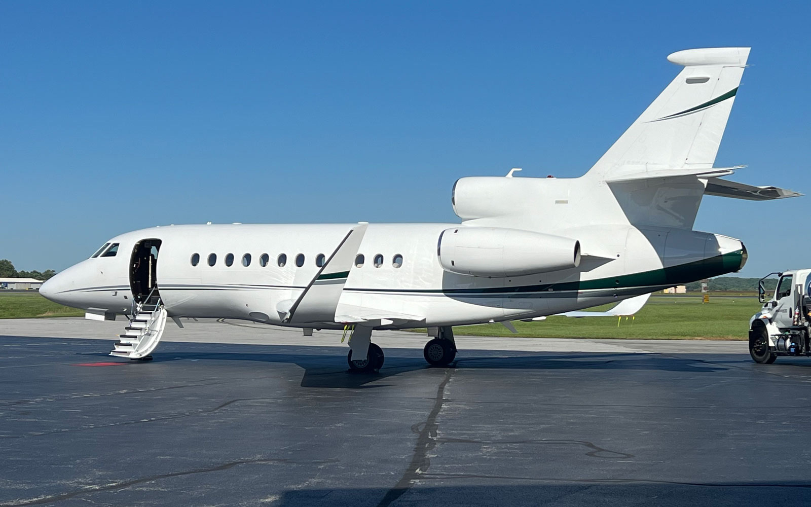 Falcon 900LX